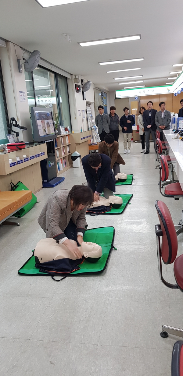 민원실 심폐소생술 교육-홍성군 제공